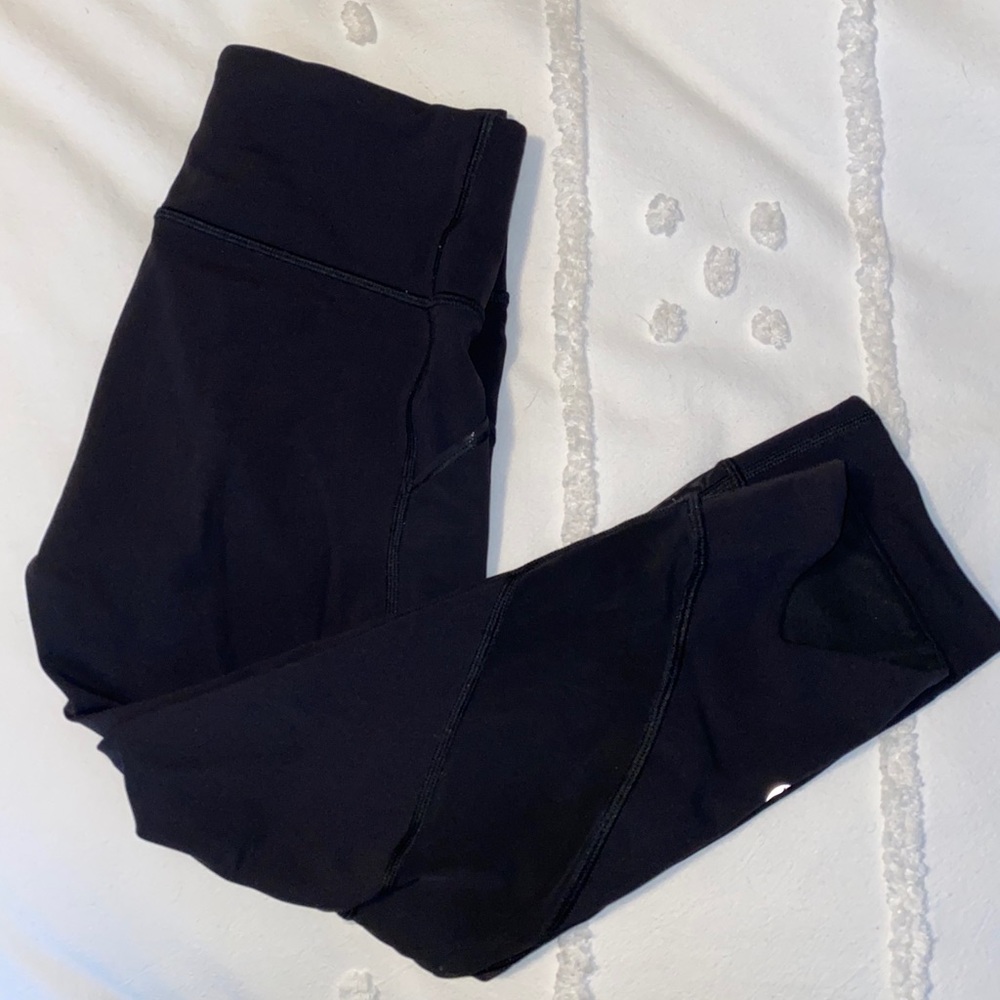 Lulu lemon black cropped leggings!
